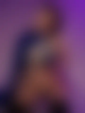 emilyamura live cam