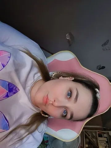 LeighSteelee webcam model from United Kingdom