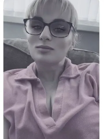 Sweet-Miss-Delilah webcam model from United Kingdom