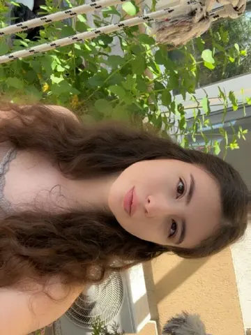 AnnaCherryy webcam model from Romania