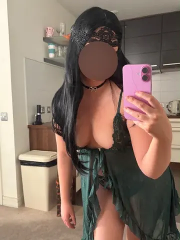 Tempting-Belle webcam model from United Kingdom