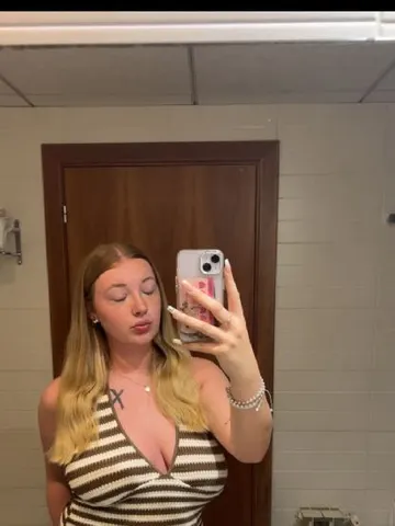 AngelAfter-Dark webcam model from United Kingdom