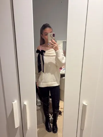 Shy-Roseanna webcam model from United Kingdom