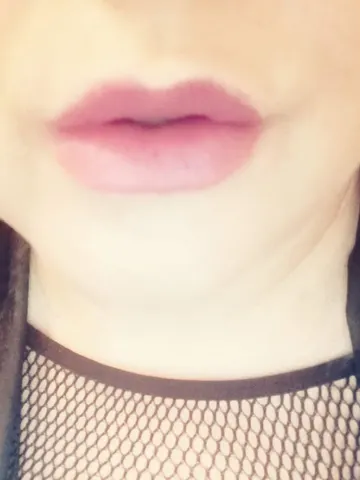 HoneyWhispers webcam model from United Kingdom