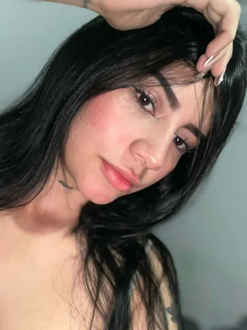 LunaDarck webcam model from Colombia