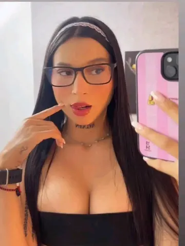CelesteJones webcam model from Colombia