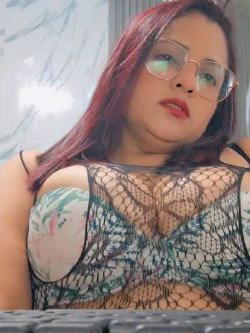 PaholaBigtits webcam model from Colombia