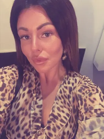 British-Rosa webcam model from United Kingdom