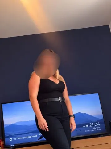 Miss-Lilac-X webcam model from United Kingdom