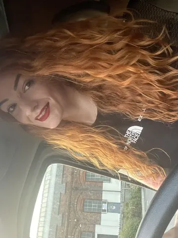 Erica_lust webcam model from United Kingdom