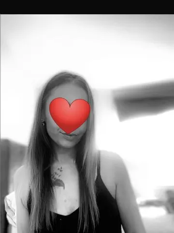 ChloeM3456 webcam model from United Kingdom
