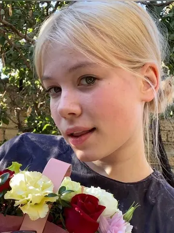 Lulu_Di live cam