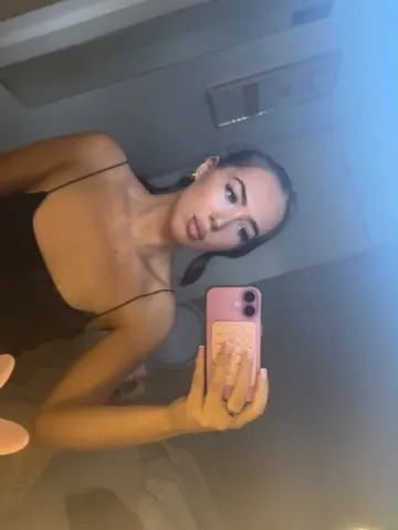 TillieXO_ webcam model from United Kingdom