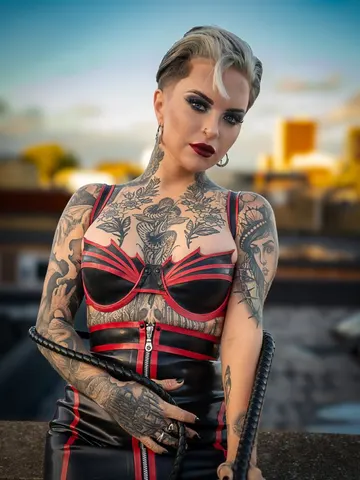 Rubyrichh1xo webcam model from United Kingdom
