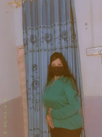 Uroojkhan webcam model from Pakistan