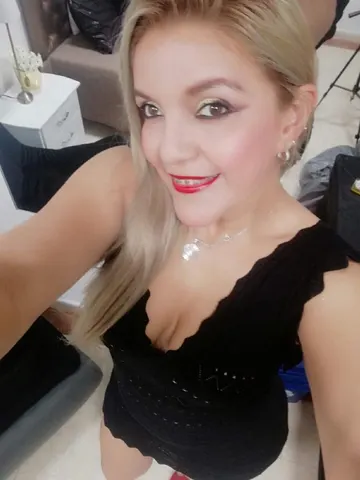 LadymorMonroy webcam model from Colombia