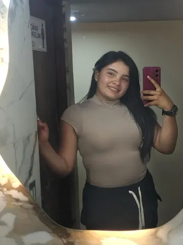 Luna Elise webcam model from Colombia