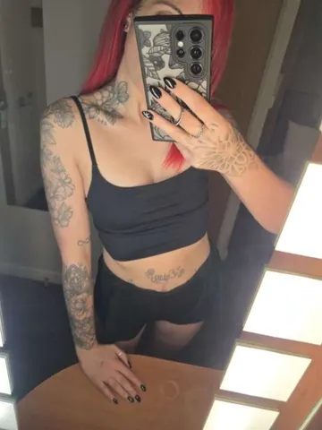 ScarlettINK webcam model from United Kingdom
