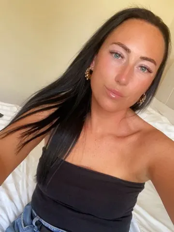 Olivia_Rose_XO webcam model from United Kingdom