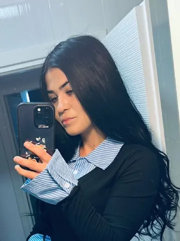 Kimberlly_Bells webcam model from Romania