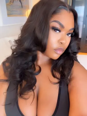Brown-Girl-Wagon webcam model from United Kingdom