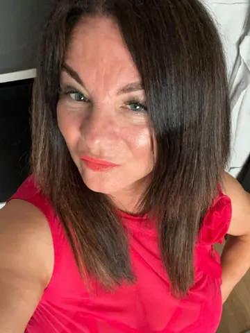 Hey_Lusty_Lola webcam model from United Kingdom