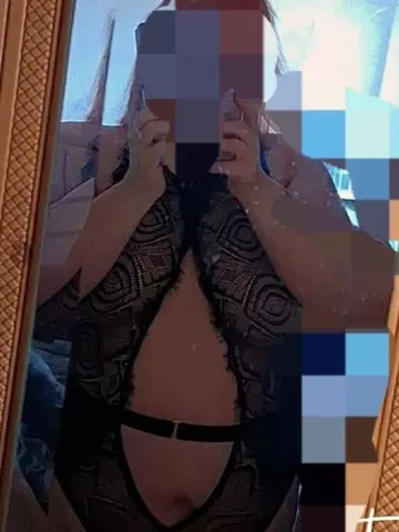 NaughtyBelle_ webcam model from United Kingdom