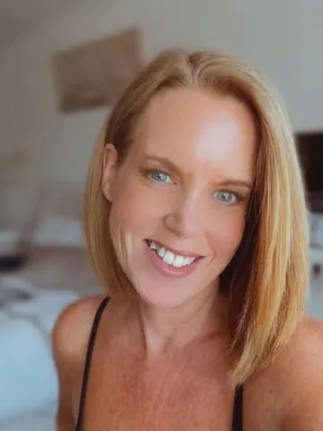 Classy-Marie webcam model from United Kingdom