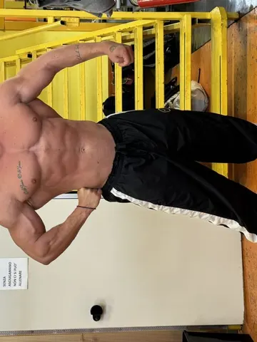angelofit1 webcam model from Romania
