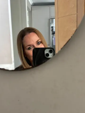 Posh_Penelope webcam model from United Kingdom