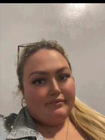 Blondeybooboo webcam model from United Kingdom