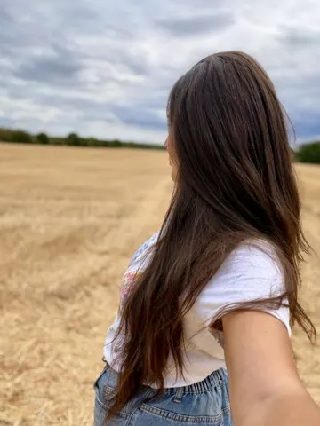 CountryGirlScarlett webcam model from United Kingdom