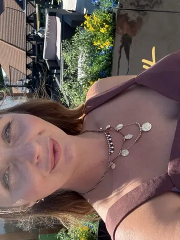 MissJuicyLucyXO webcam model from United Kingdom