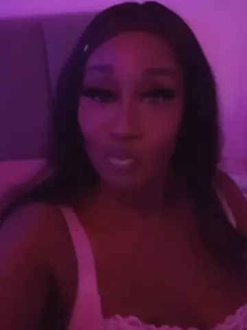 Mocha7 webcam model from Cyprus
