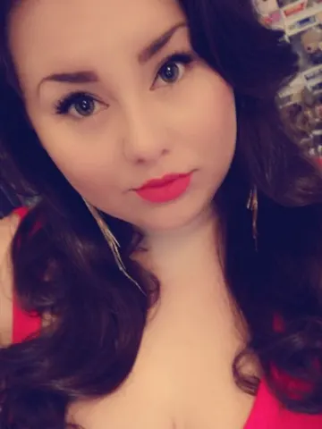 LisaLuxurious webcam model from United Kingdom