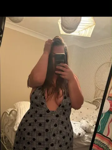 Honey_Sucker webcam model from United Kingdom