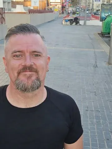 DomDave75 webcam model from United Kingdom