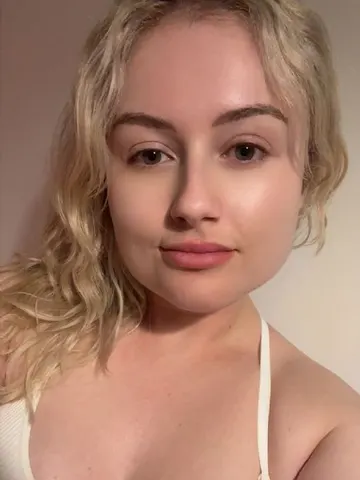 Angel454 webcam model from United Kingdom