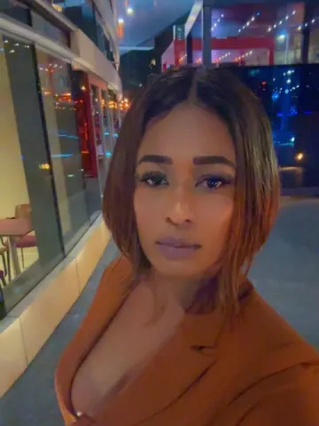 Luscious-T webcam model from United Kingdom
