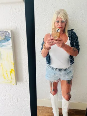 MissLouLouXX webcam model from United Kingdom