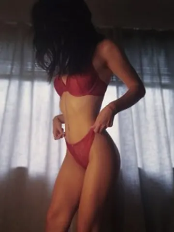 LadyLuxe_x webcam model from South Africa