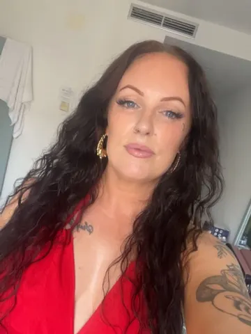 HottPinkk webcam model from United Kingdom