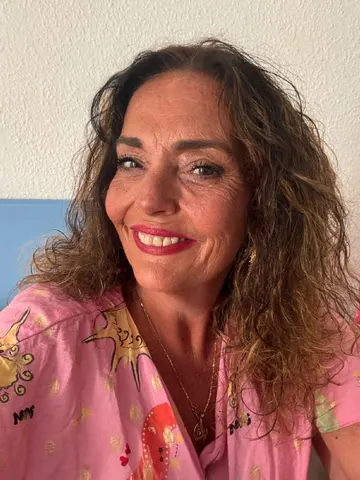 Ambers-Onlineworld webcam model from United Kingdom