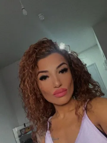 Arua xxx webcam model from United Kingdom