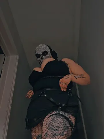 FishnettedVixen webcam model from United Kingdom