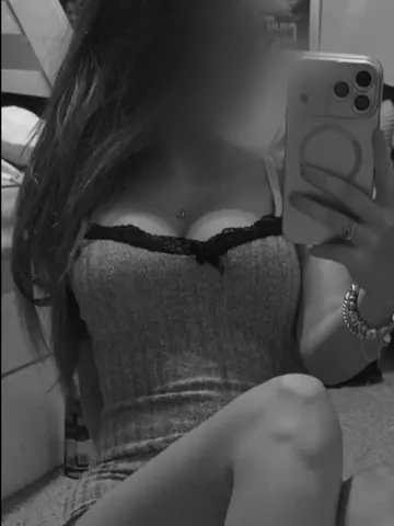 Lottie_Online webcam model from United Kingdom