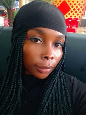 Chocolate_vee live cam