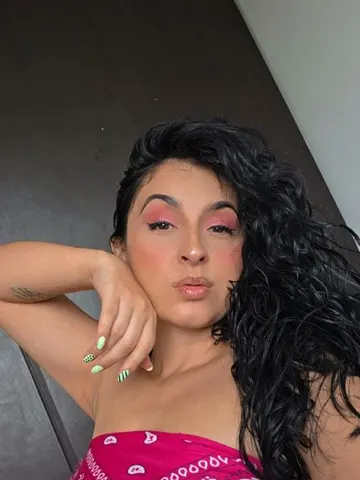 AnaWills webcam model from Colombia