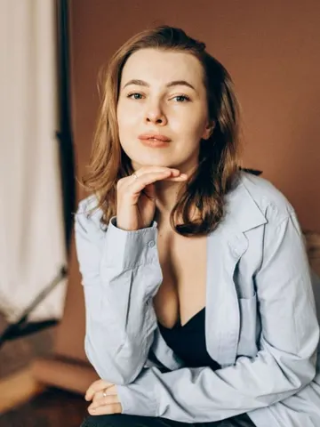 AnnaLovers webcam model from Ukraine
