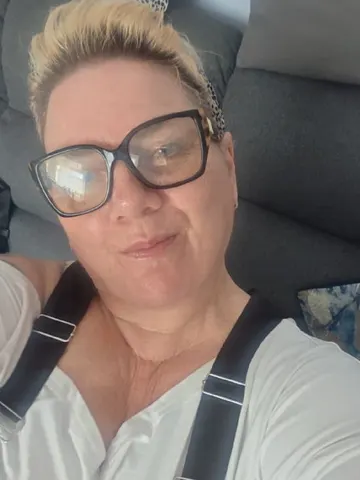 Madame_Amethyst webcam model from United Kingdom